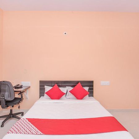 Oyo 24069 Flagship Aaira Inn بنغالور المظهر الخارجي الصورة