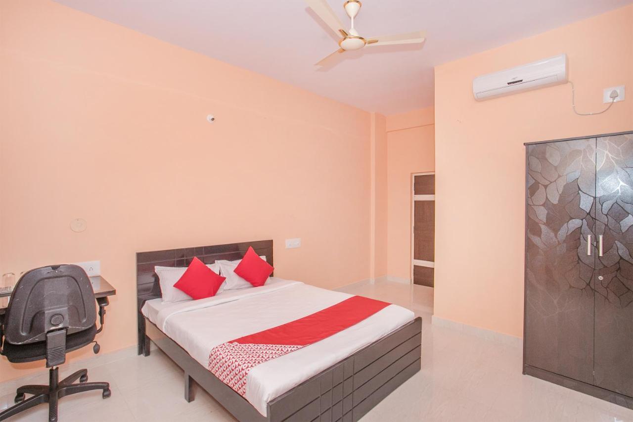 Oyo 24069 Flagship Aaira Inn بنغالور المظهر الخارجي الصورة