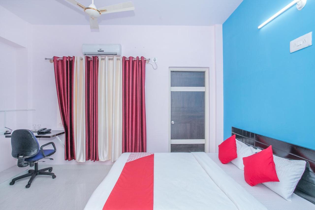 Oyo 24069 Flagship Aaira Inn بنغالور المظهر الخارجي الصورة