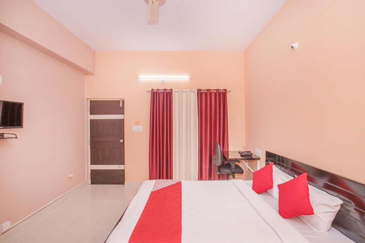 Oyo 24069 Flagship Aaira Inn بنغالور المظهر الخارجي الصورة