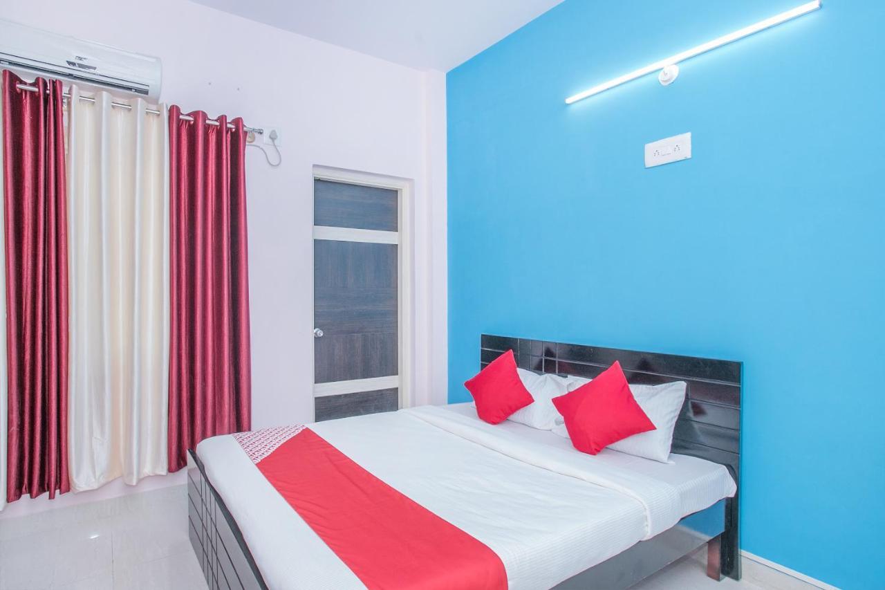 Oyo 24069 Flagship Aaira Inn بنغالور المظهر الخارجي الصورة